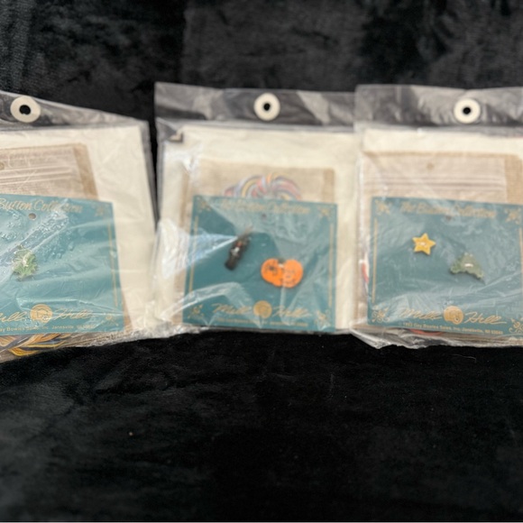 Vintage Mill Hill Needlepoint Kits with Scarecrow, Haunted House & Witch Designs - Picture 2 of 2